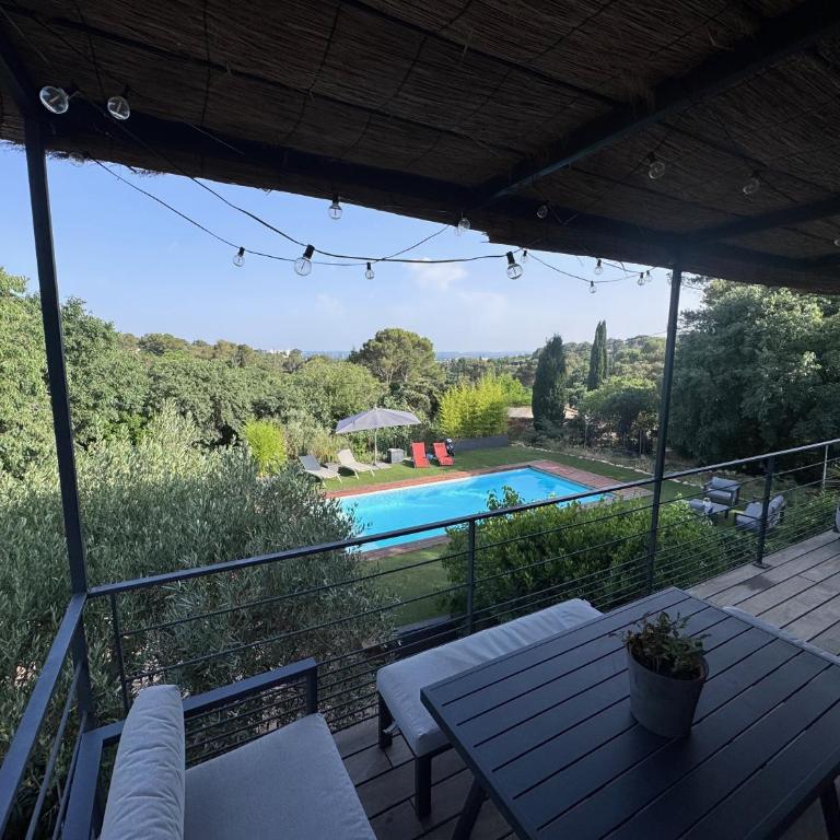 NIMES Villa au calme avec Jardin, Piscine et Terrain pétanque à 5 min du centre ville - Villa - 7