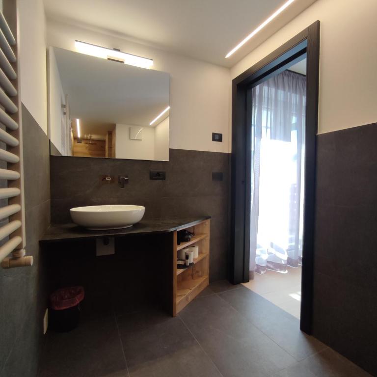 Aria Alpina Guest House Affittacamere - Camera Tripla Standard - 4