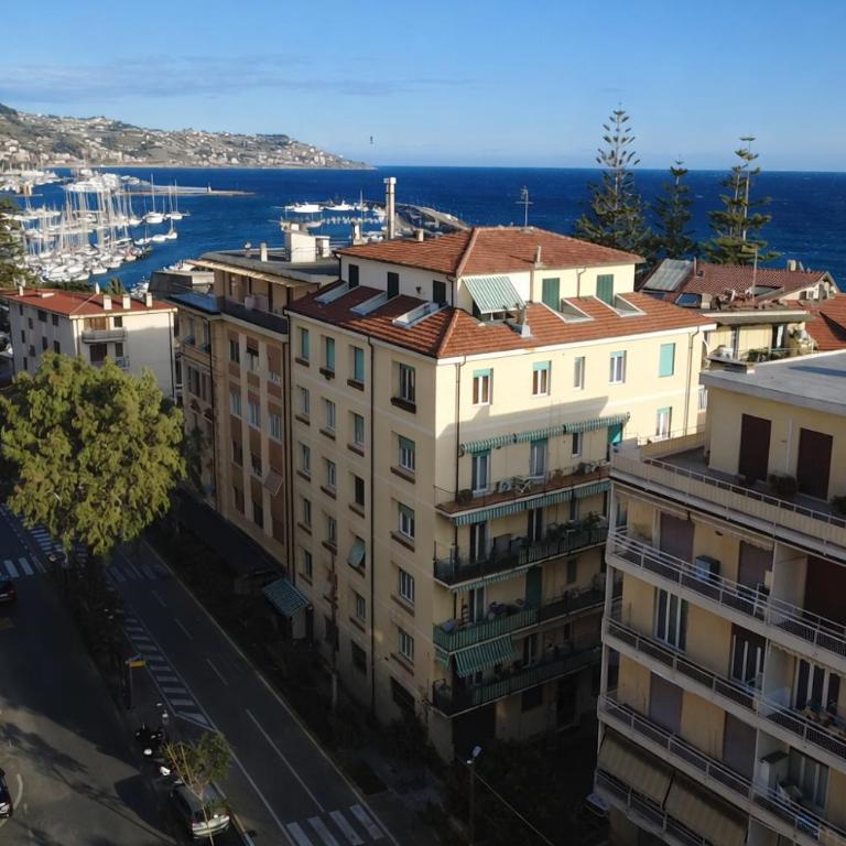 Casa Danilo Sanremo Centro - a 100m dalla Spiaggia - Appartamento con 1 Camera da Letto - 12