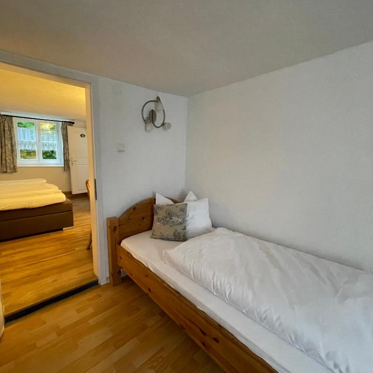 Hotel Gasthof Inselgraben garni - Vierbettzimmer mit Bad - 2