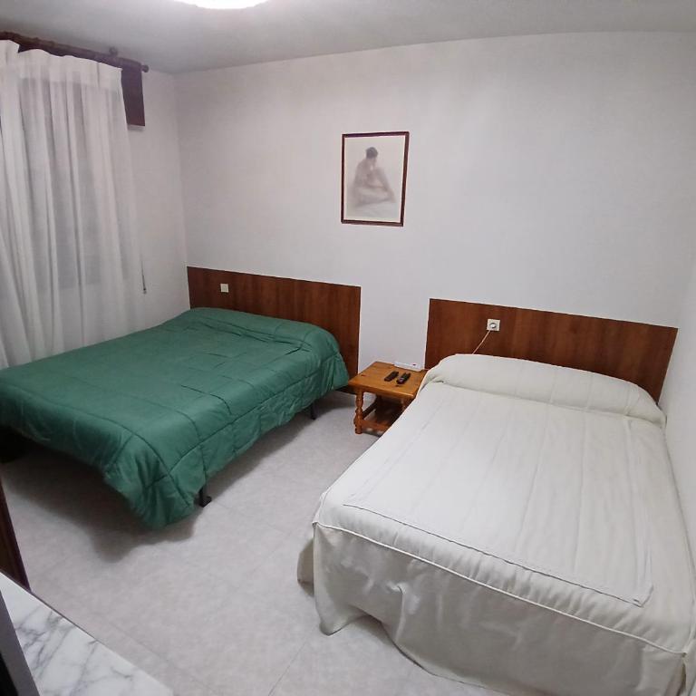 Habitación 4 personas en Toledo - Habitación con cama grande - 9