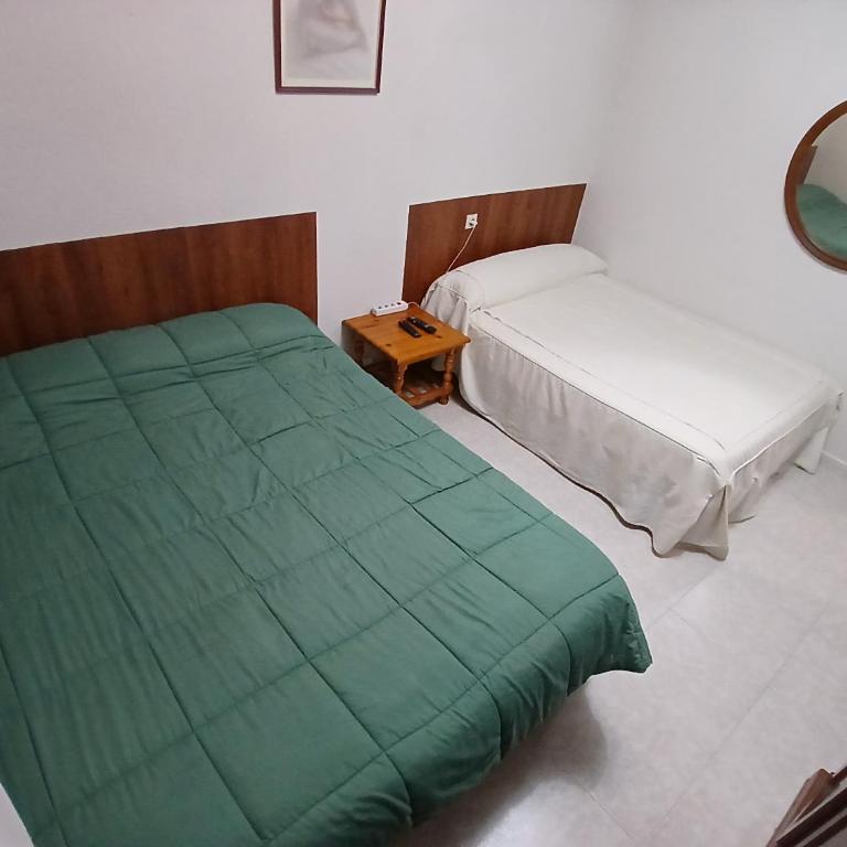 Habitación 4 personas en Toledo - Habitación con cama grande - 2