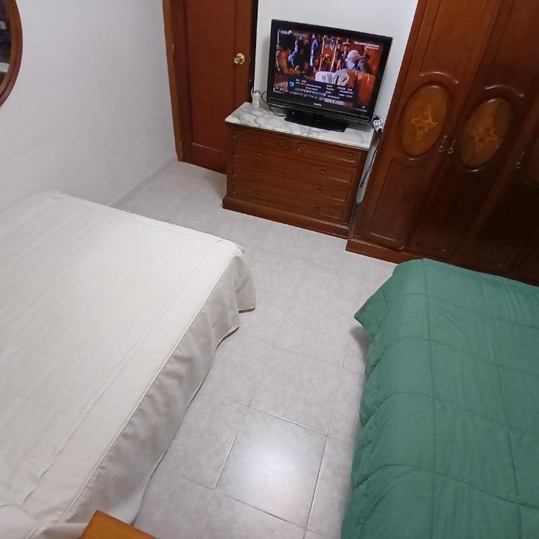 Habitación 4 personas en Toledo - Habitación con cama grande - 8