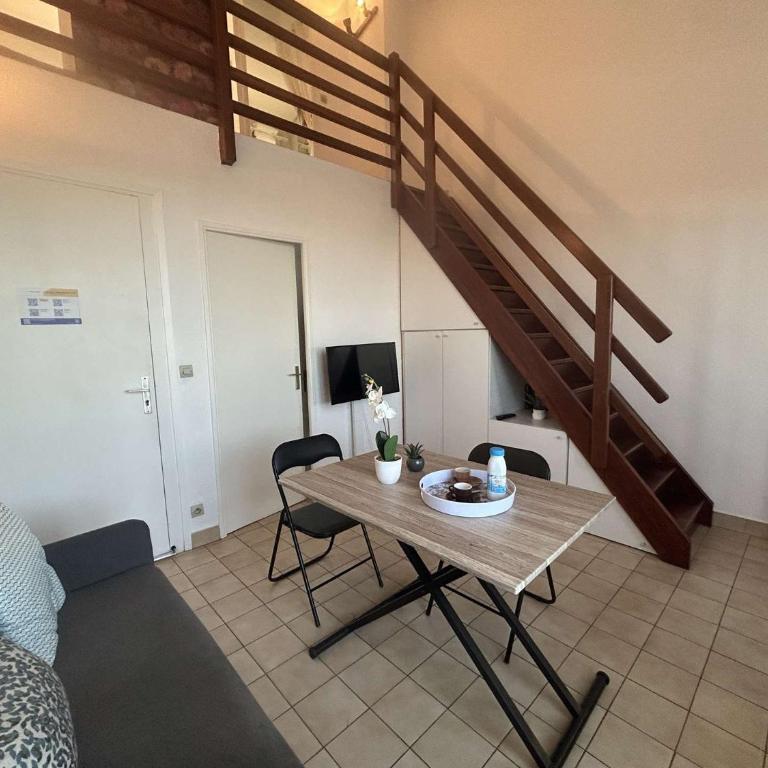 SA030-B11 Appt 2 pièces mezz 4 personnes SAINT AYGULF - Appartement 2 Chambres - 7