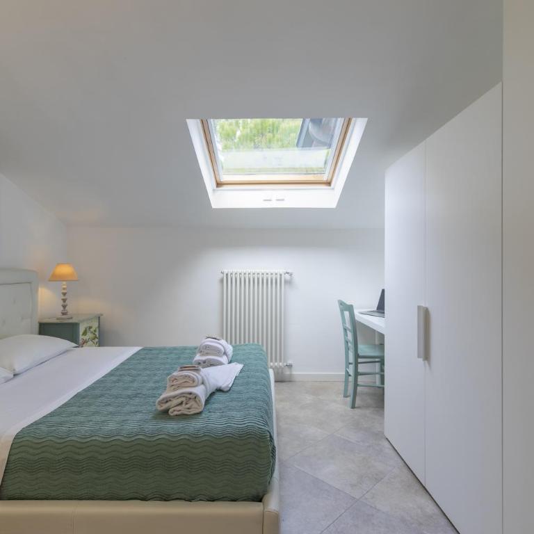 Garda Lake Home - in residence con Piscina - Two-Bedroom Apartment - 24