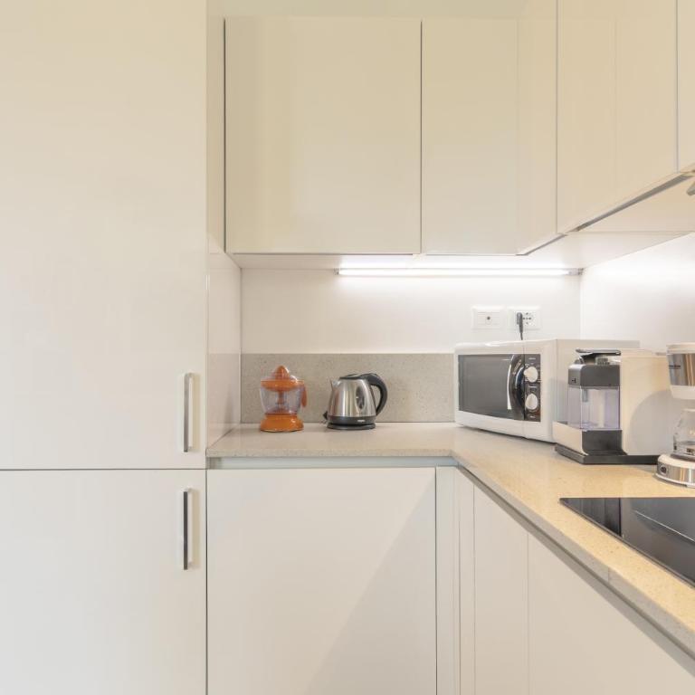 Garda Lake Home - in residence con Piscina - Two-Bedroom Apartment - 12