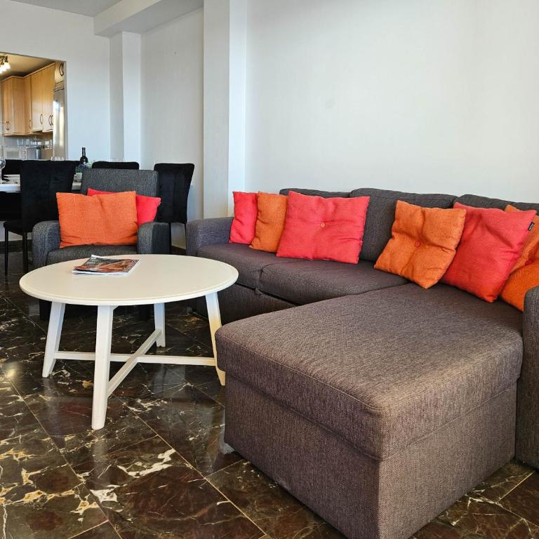 Two Bedroom Apartment to rent in Carvajal - Apartamento de 2 dormitorios - 10