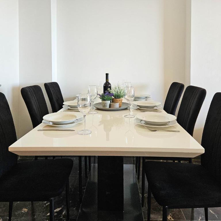 Two Bedroom Apartment to rent in Carvajal - Apartamento de 2 dormitorios - 12