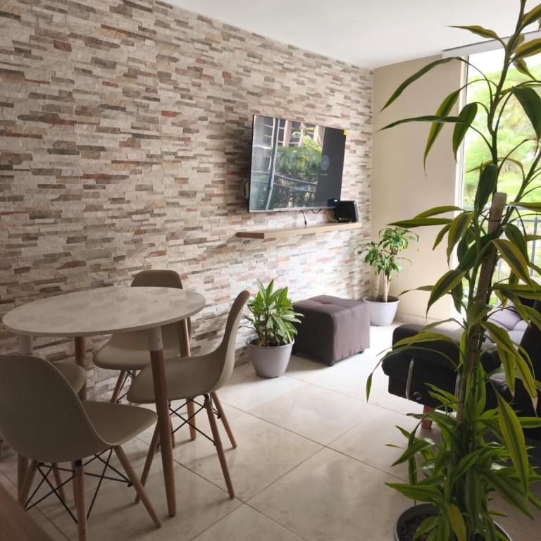 Moderno apto con excelentes vistas mas Wifi 900mb - Two-Bedroom Apartment with Balcony - 1