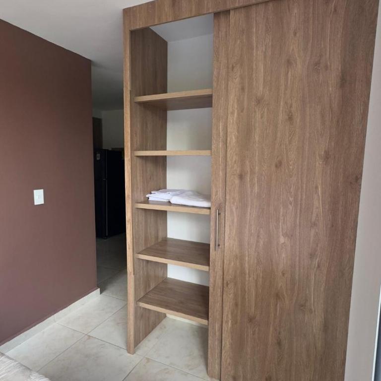 Moderno apto con excelentes vistas mas Wifi 900mb - Two-Bedroom Apartment with Balcony - 7