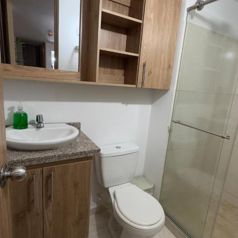 Moderno apto con excelentes vistas mas Wifi 900mb - Two-Bedroom Apartment with Balcony - 8