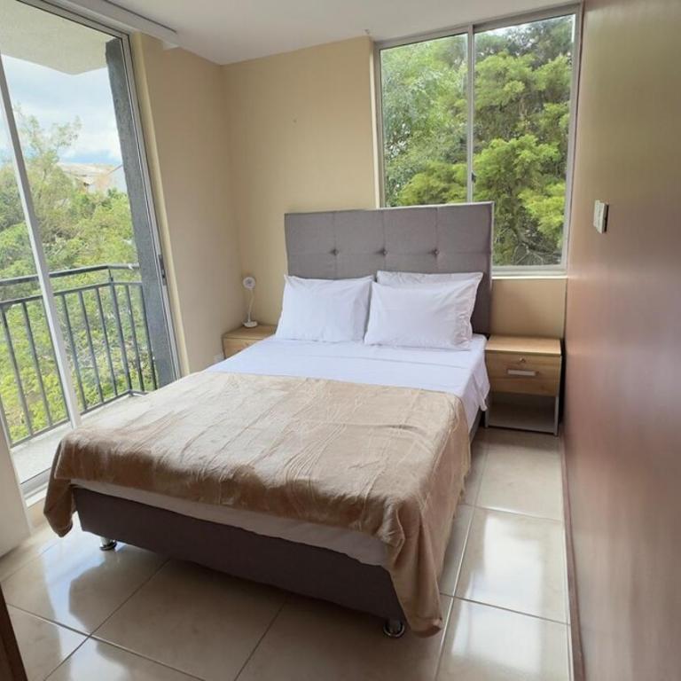 Moderno apto con excelentes vistas mas Wifi 900mb - Two-Bedroom Apartment with Balcony - 10