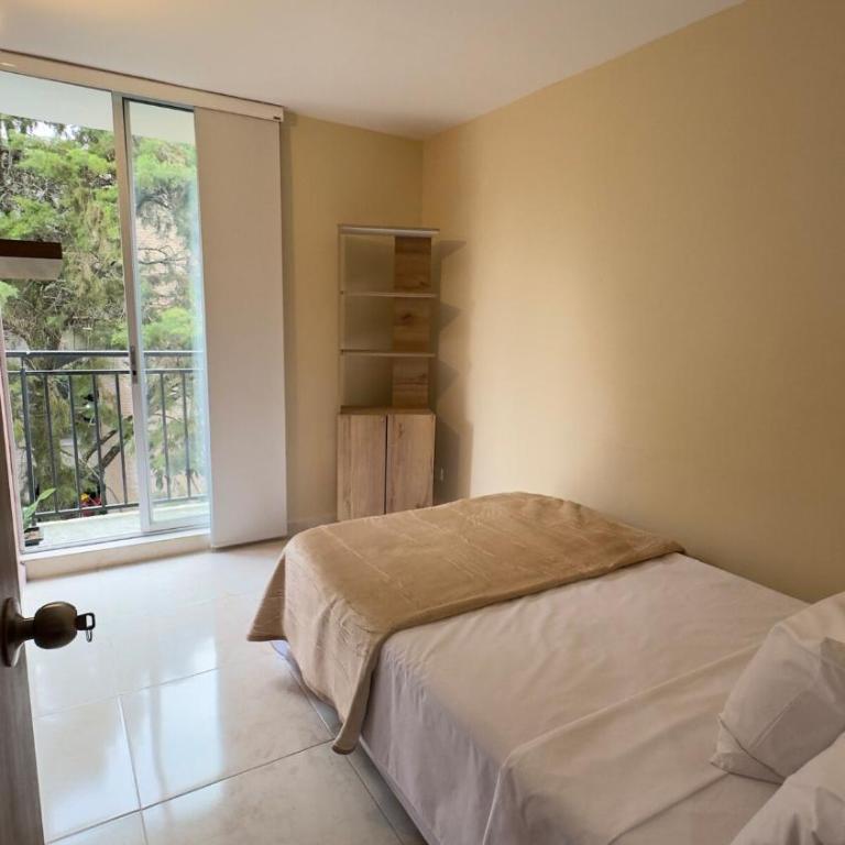 Moderno apto con excelentes vistas mas Wifi 900mb - Two-Bedroom Apartment with Balcony - 22