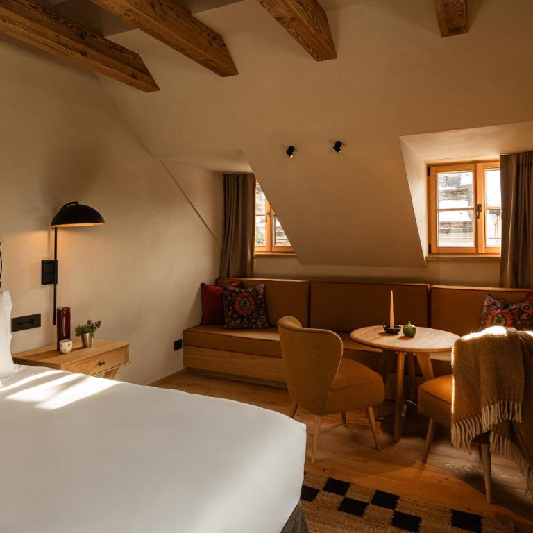 Castel Badia - The Leading Hotels of the World - Camera Matrimoniale con Vista Montagna - 2