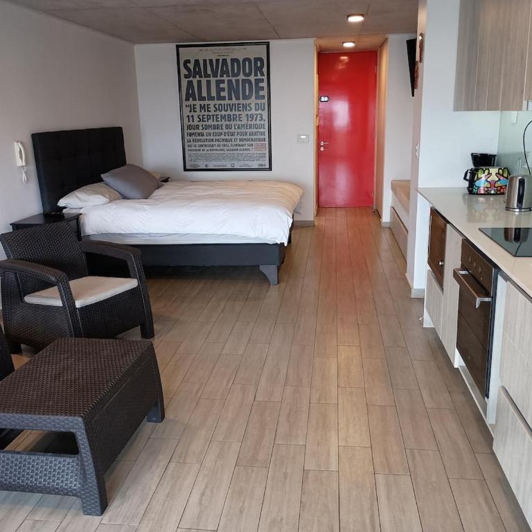 Loft with a spectacular view of the bay - One-Bedroom Apartment - 4