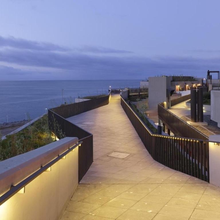 Loft with a spectacular view of the bay - One-Bedroom Apartment - 13