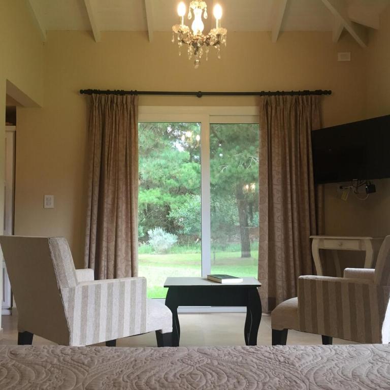 Casa con parque y pileta en Costa Esmeralda - Casa Vacacional de 3 dormitorios - 23