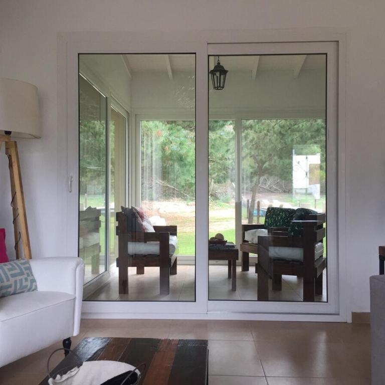 Casa con parque y pileta en Costa Esmeralda - Casa Vacacional de 3 dormitorios - 27