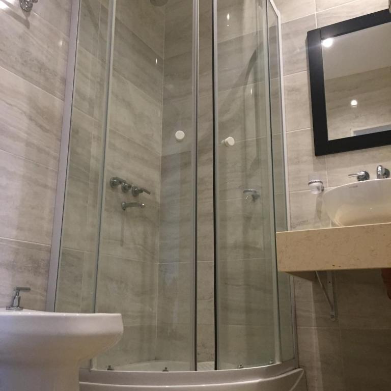 Casa con parque y pileta en Costa Esmeralda - Casa Vacacional de 3 dormitorios - 30