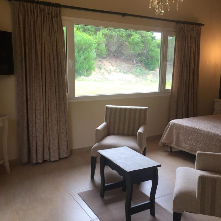 Casa con parque y pileta en Costa Esmeralda - Casa Vacacional de 3 dormitorios - 33