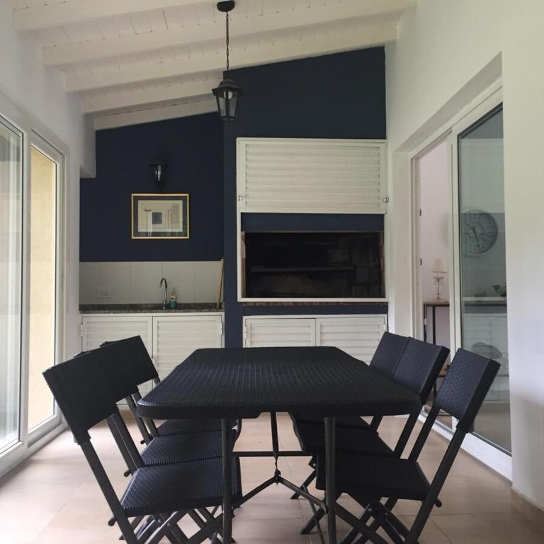 Casa con parque y pileta en Costa Esmeralda - Casa Vacacional de 3 dormitorios - 38