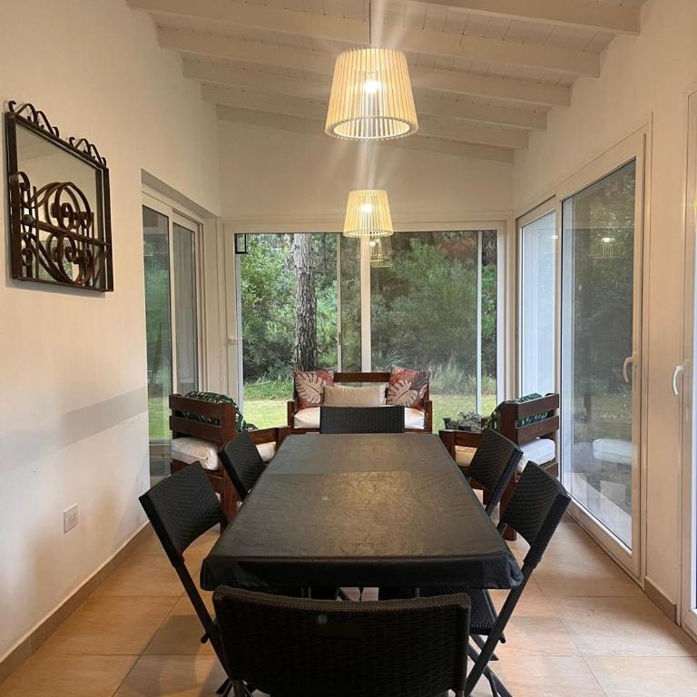 Casa con parque y pileta en Costa Esmeralda - Casa Vacacional de 3 dormitorios - 43