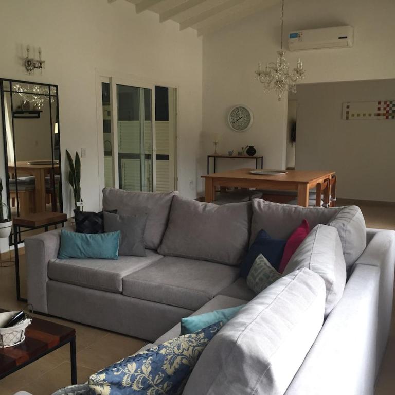 Casa con parque y pileta en Costa Esmeralda - Casa Vacacional de 3 dormitorios - 44