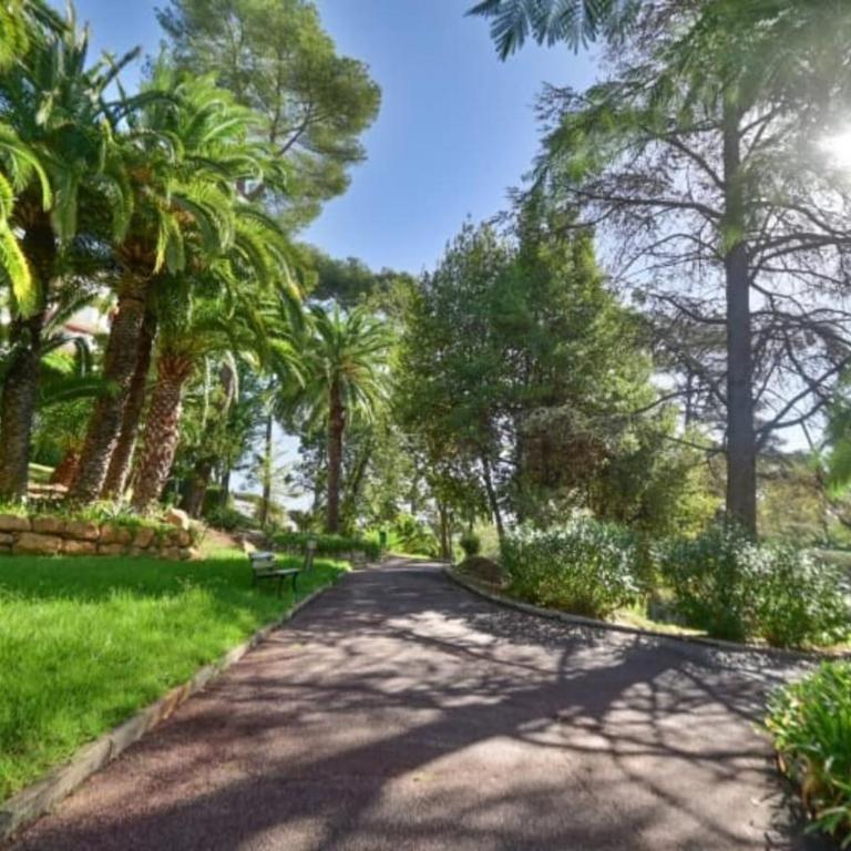 2pieces appartement avec jardin piscine et tennis à Cannes La Bocca - Apartment mit 1 Schlafzimmer - 9
