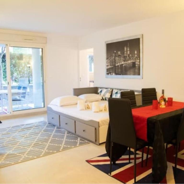 2pieces appartement avec jardin piscine et tennis à Cannes La Bocca - Apartment mit 1 Schlafzimmer - 10