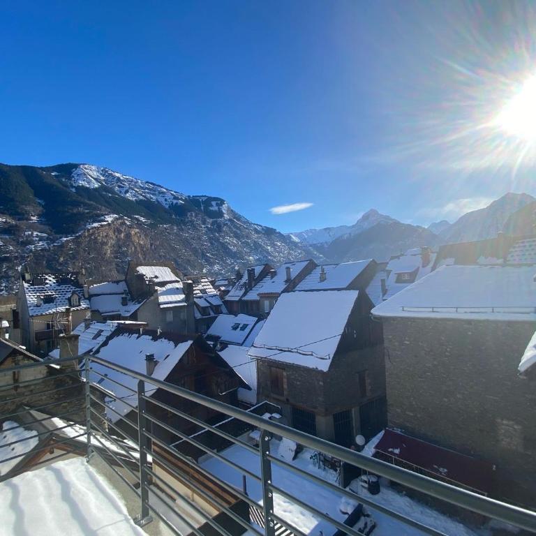 Le Vieux Bourg Apartment 4, Spacious 3 bedroom Apartment, Ski & Cycle - Apartamento de 3 dormitorios - 6
