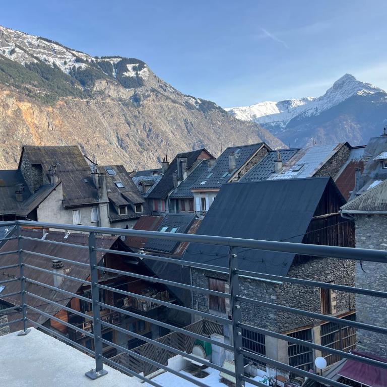 Le Vieux Bourg Apartment 4, Spacious 3 bedroom Apartment, Ski & Cycle - Apartamento de 3 dormitorios - 24