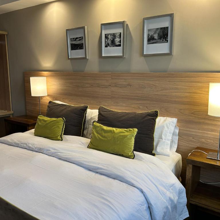 Hotel Tower Inn & Suites - Habitación Familiar Estándar - 4