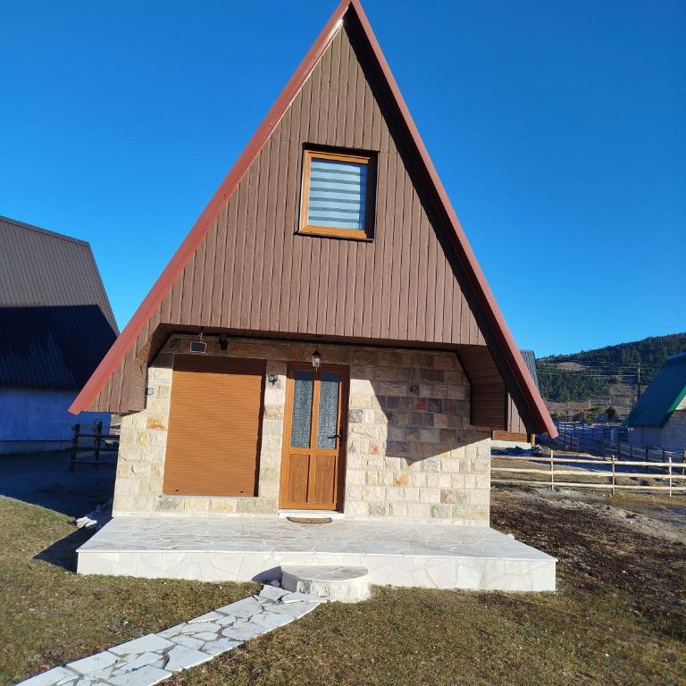 Lili home - Two-Bedroom House - 1