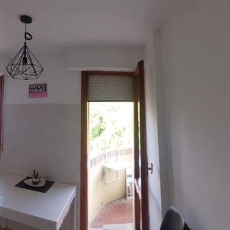 Le2sorelle - Camera Singola con Bagno in Comune - 13