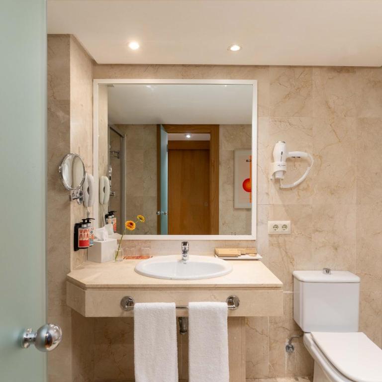 Hesperia Mallorca - Habitación Doble Superior con vistas al jardín - 1 o 2 camas - 4