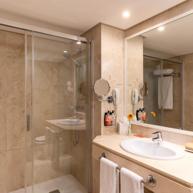 Hesperia Mallorca - Habitación Doble Superior con vistas al jardín - 1 o 2 camas - 5