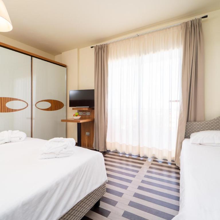 Bibione Palace Hotel - Superior Triple Room - 2