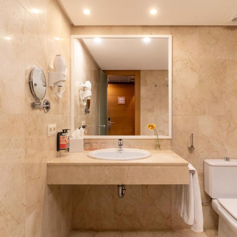 Hesperia Mallorca - Habitación Triple Confort - 4