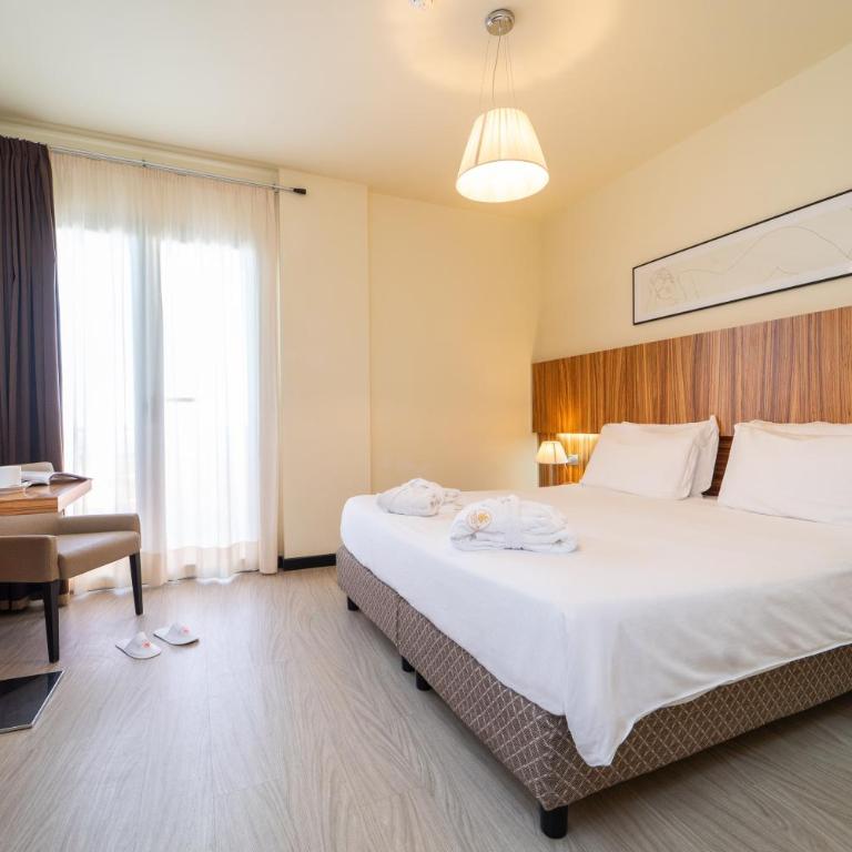 Bibione Palace Hotel - Double or Twin Room with Side Sea View - 2