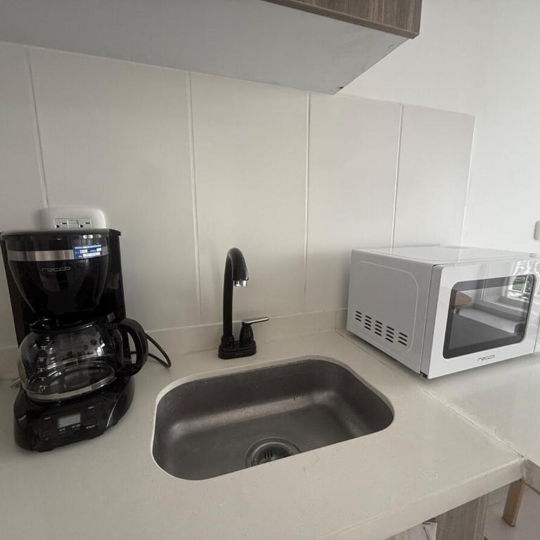 Hermoso Apartamento con vista al mar - Three-Bedroom Apartment - 10