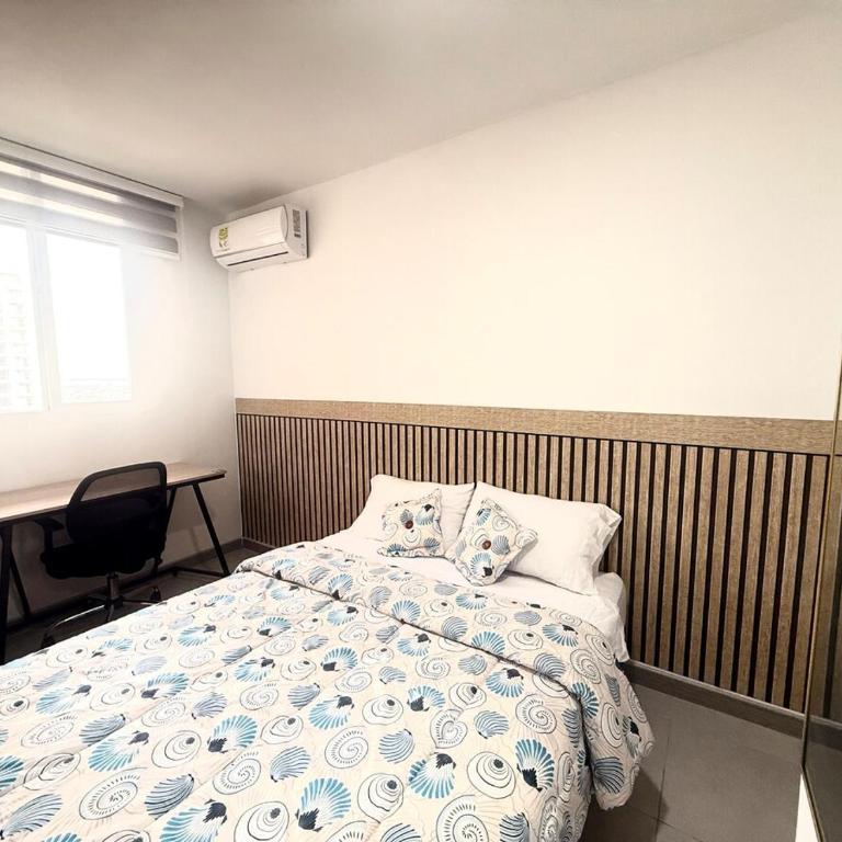 Hermoso Apartamento con vista al mar - Three-Bedroom Apartment - 15