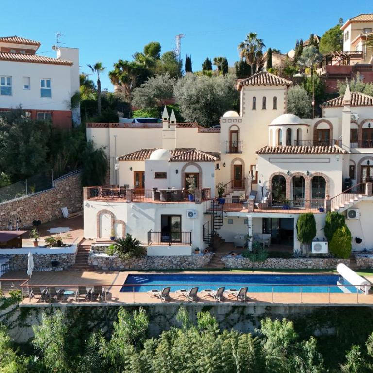 Dream Stay! 15 Guests, Big Pool with Heating Option at Extra Cost, Sea view! - Villa with Private Pool - 1