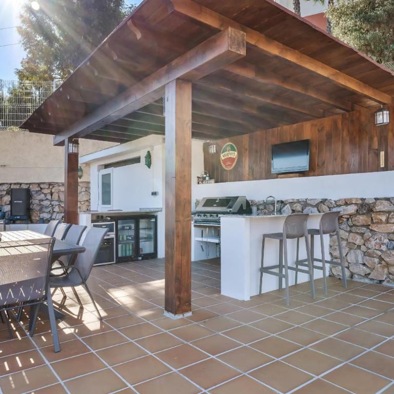 Dream Stay! 15 Guests, Big Pool with Heating Option at Extra Cost, Sea view! - Villa with Private Pool - 48