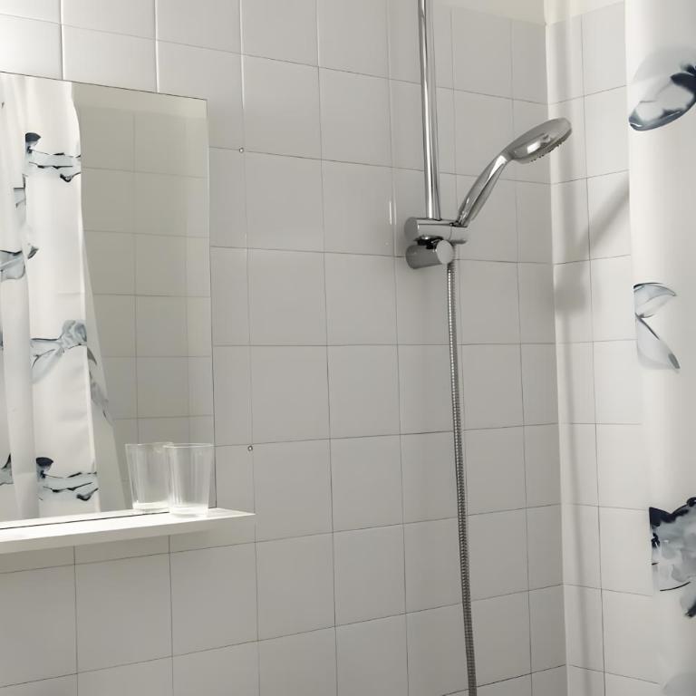 Bel appartement avec jardin privé - Reims Centre - Appartamento con 2 Camere da Letto - 21