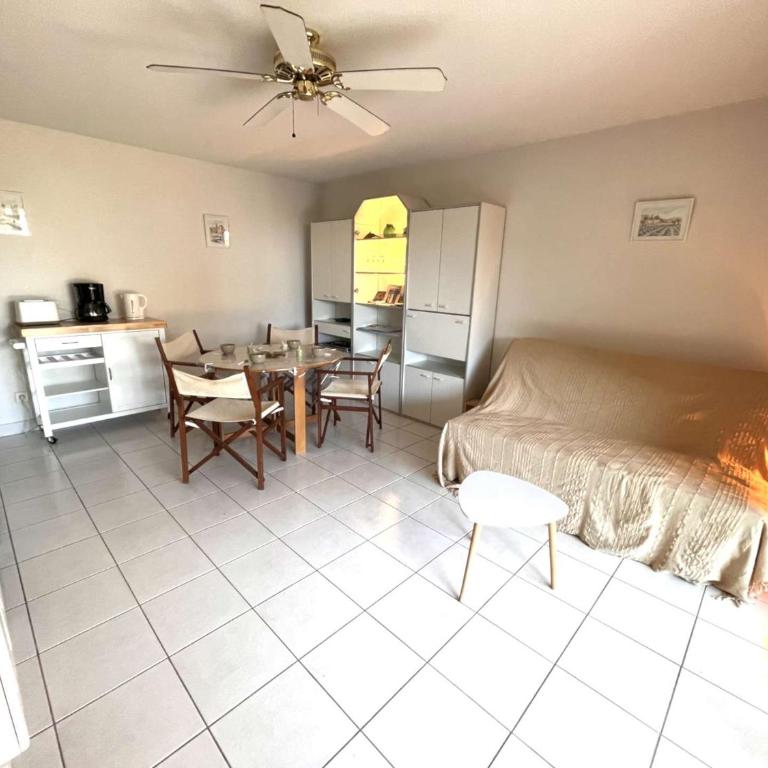 CA350-004 STUDIO CABINE 4 Personnes CAVALAIRE SUR MER - Apartamento - Acceso para personas de movilidad reducida - 3