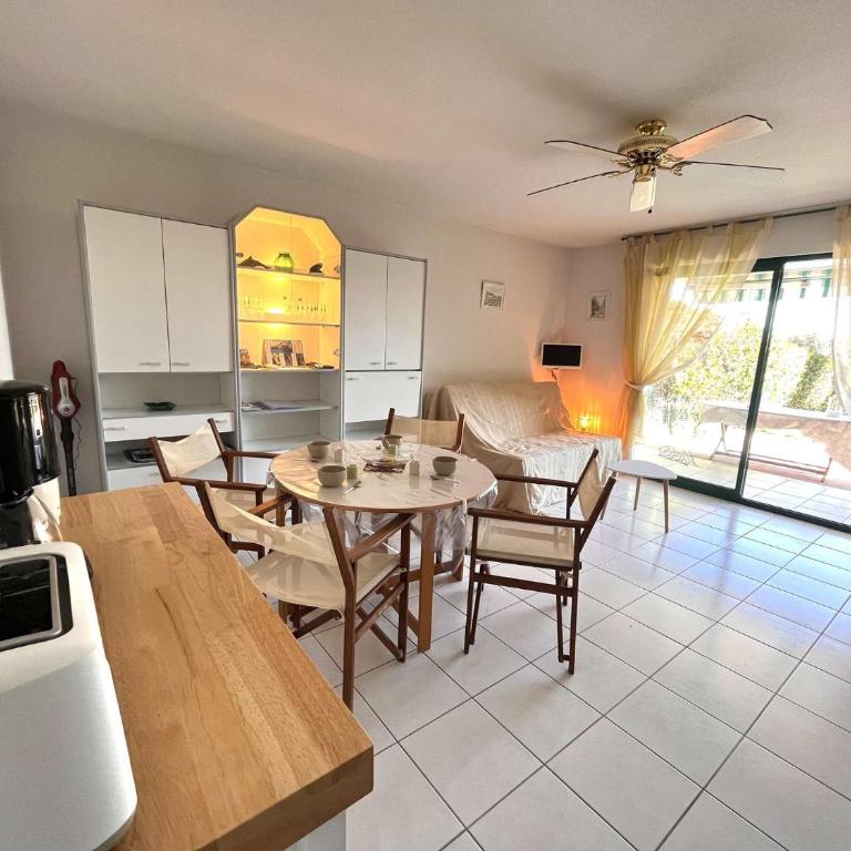 CA350-004 STUDIO CABINE 4 Personnes CAVALAIRE SUR MER - Apartamento - Acceso para personas de movilidad reducida - 5