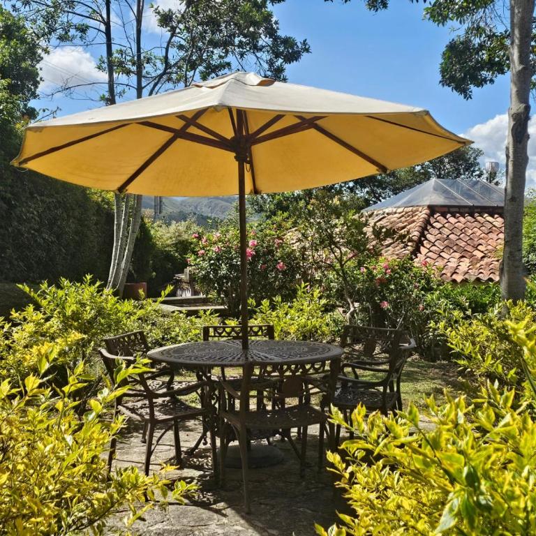 La Primavera, casas campestres para familias, paisajes, tranquilidad, cerca al pueblo - Casa Margarita - 4