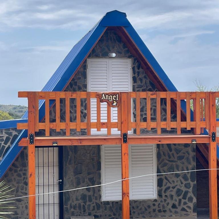 Angel Alpino Cabin - Two-Bedroom House - 3