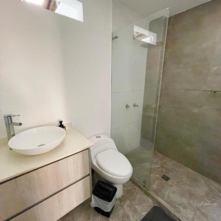 GURUS FR - Amplio, iluminado, Circunvalar 3H-2B, Parqueadero - Three-Bedroom Apartment - 5