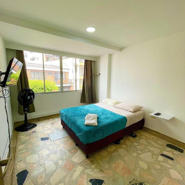 GURUS FR - Amplio, iluminado, Circunvalar 3H-2B, Parqueadero - Three-Bedroom Apartment - 8